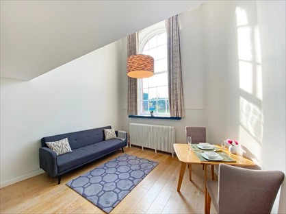 Studio Flat, Mcdonald Road, EH7