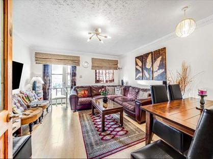 2 Bed Semi-Detached House, Exeter Road, E17
