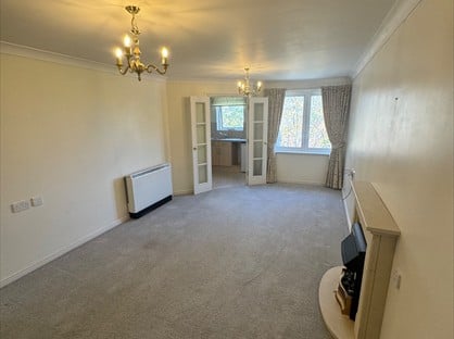 1 Bed Flat, High Street, TN8
