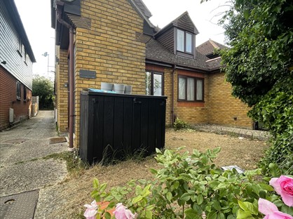 1 Bed Flat, Swan Lane, SS11