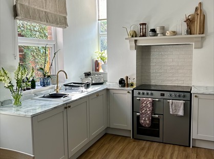 2 Bed Semi-Detached House, Hyde Road, SK6