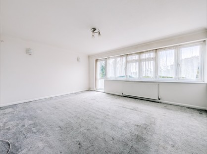 2 Bed Flat, Pallester Court, NW11