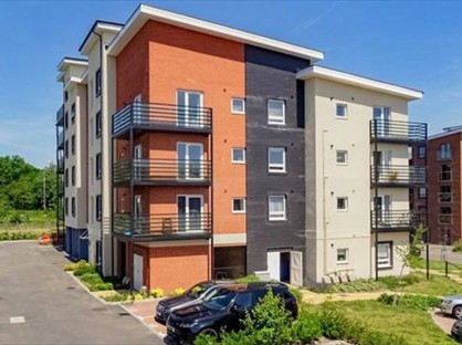 2 Bed Flat, Webster Close, RG12