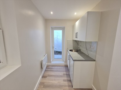 Studio Flat, Thorndike Road, N1