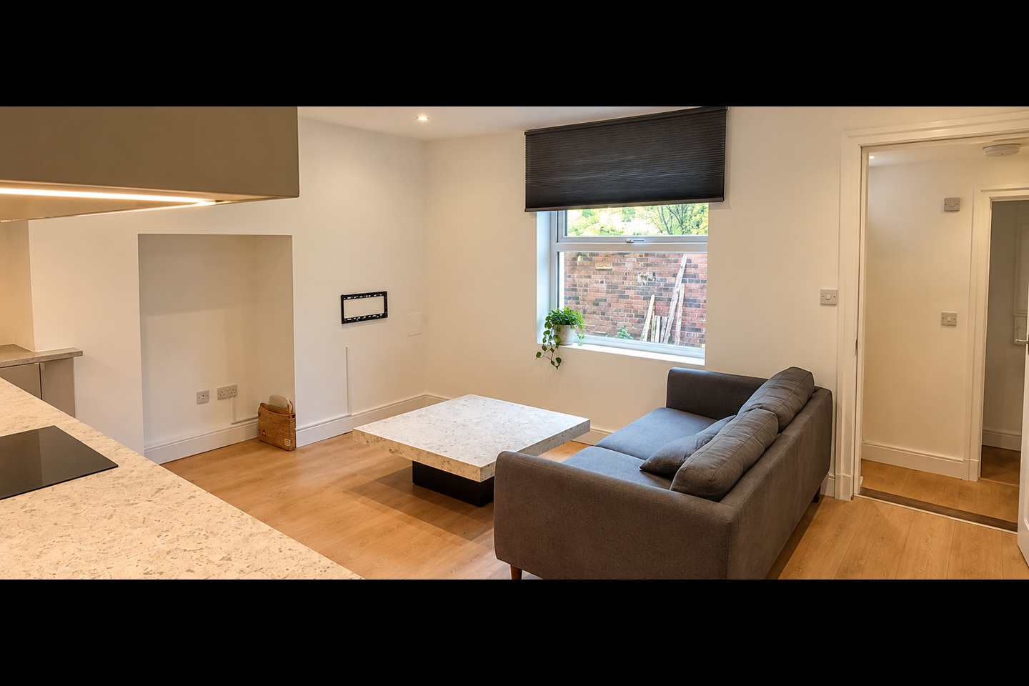 1 Bed Flat, Meanwood Road, LS7 photo 2