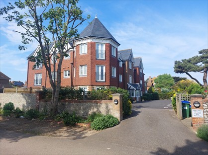 2 Bed Flat, Belgrave Place, BN25