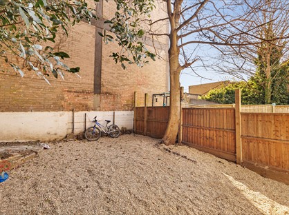 Studio Flat, Chatfield Road, CR0