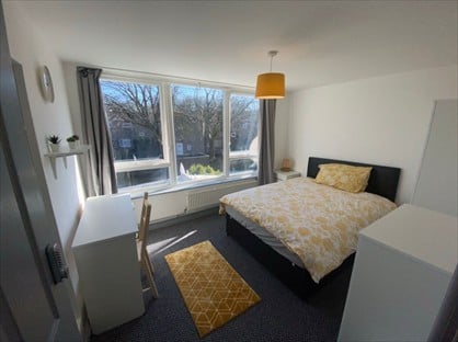 Room in a Shared House, Sherborne Grove, B1
