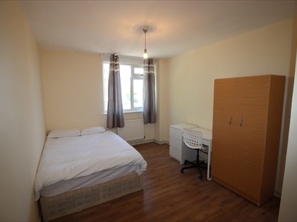 Room in a Shared Flat, Market Square, E14