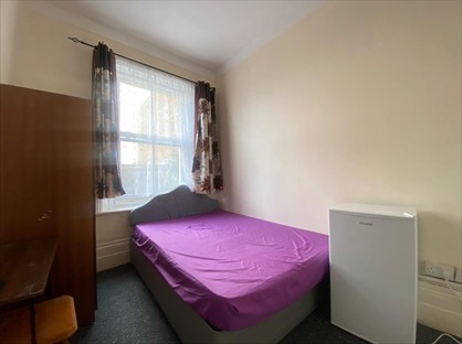 Room in a Shared Flat, Woodgrange Road, E7