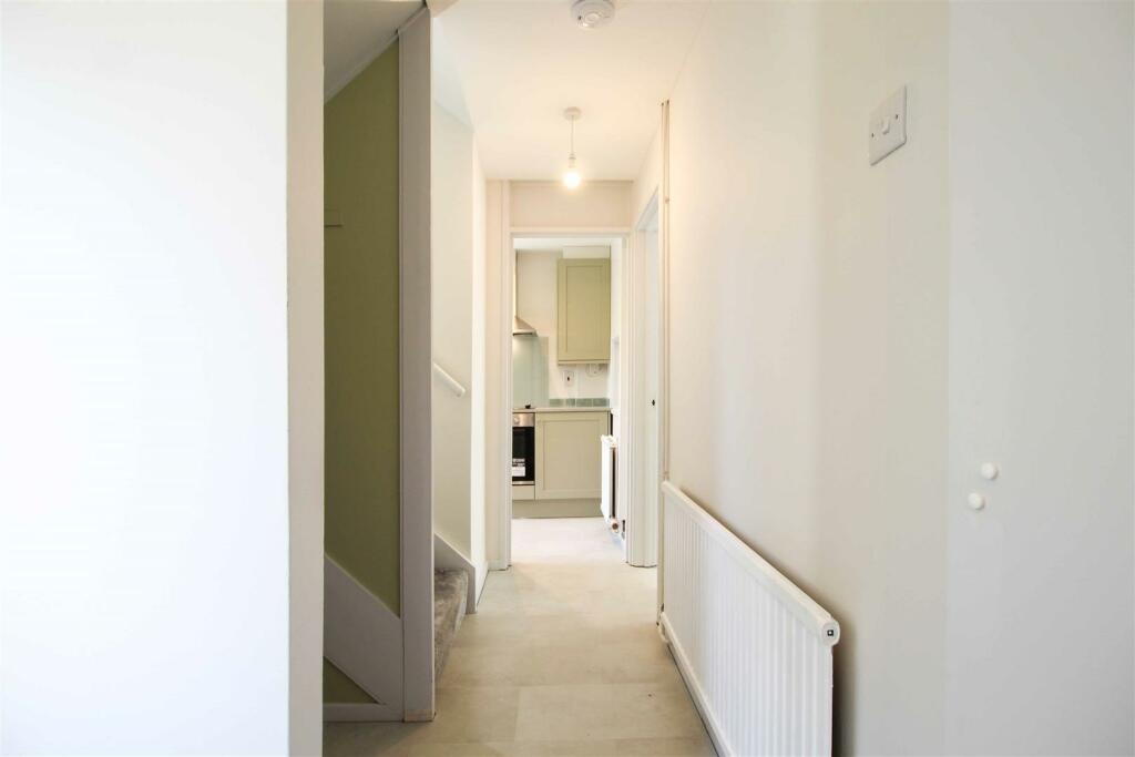 3 Bed End Terrace, Arran Close, CB1 photo 3