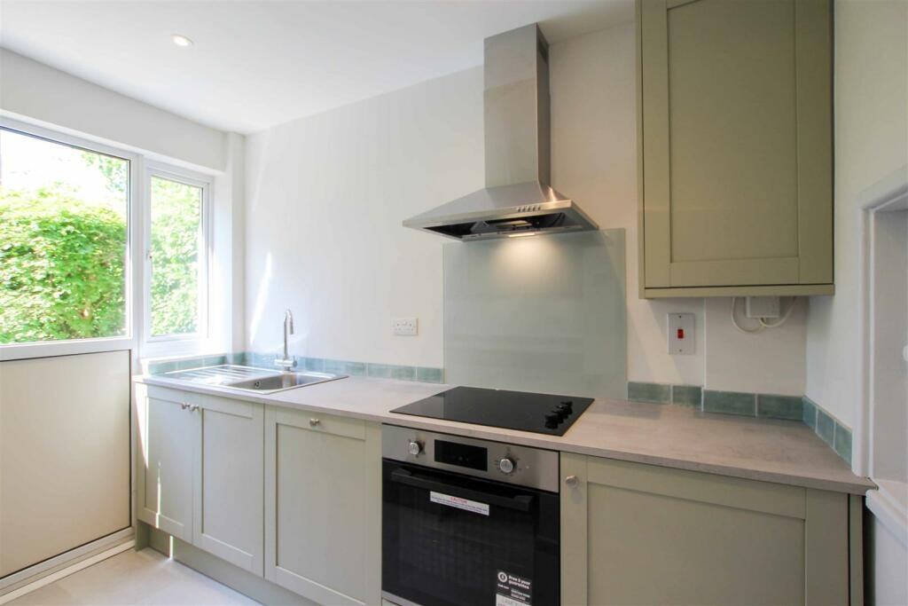 3 Bed End Terrace, Arran Close, CB1 photo 4