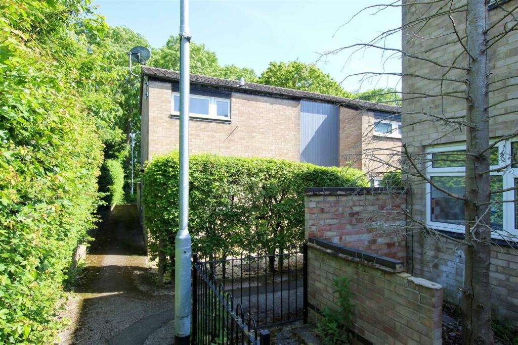3 Bed End Terrace, Arran Close, CB1 photo 2