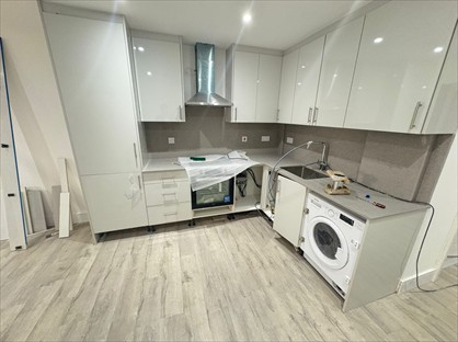 Studio Flat, High Street, TW3