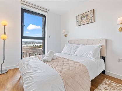 1 Bed Flat, Kingfisher Heights, E16