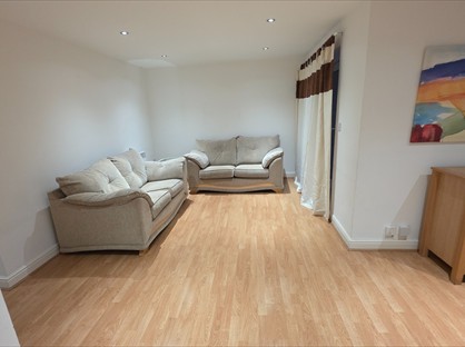 3 Bed Flat, Knightsbridge Court, NE3