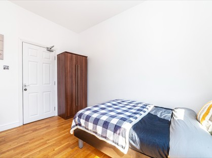 Room in a Shared House, Dawes Road, SW6