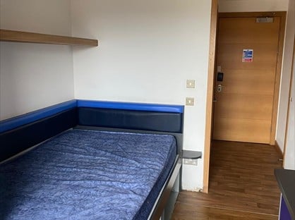 Room in a Shared Flat, Finnieston, G3