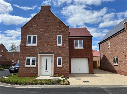 4 Bed Detached House, Harris Crescent, CM1