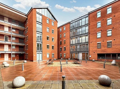 2 Bed Flat, Weekday Cross Building, NG1
