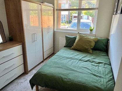 Room in a Shared House, Ashley Way, GU24