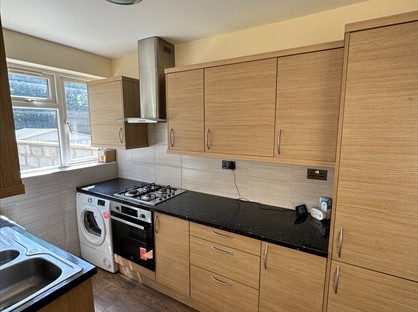 4 Bed Terraced House, Aldin Avenue North, SL1