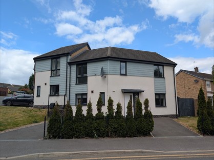 3 Bed Semi-Detached House, Roberts Road, DN12