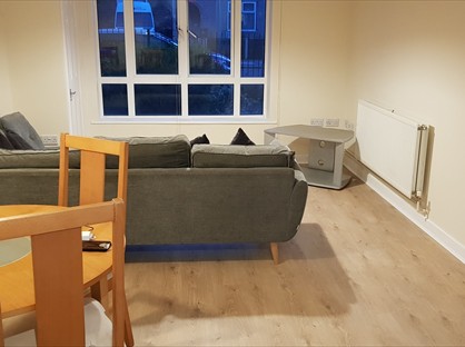 2 Bed Flat, Gale Street, RM9