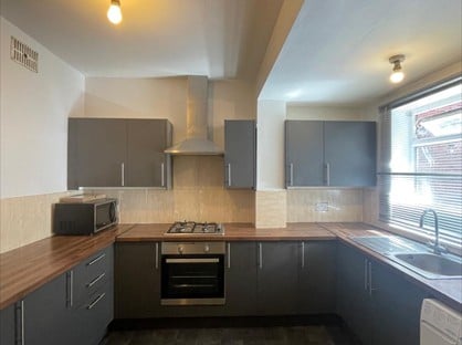 4 Bed Semi-Detached House, Jarrow Road, S11