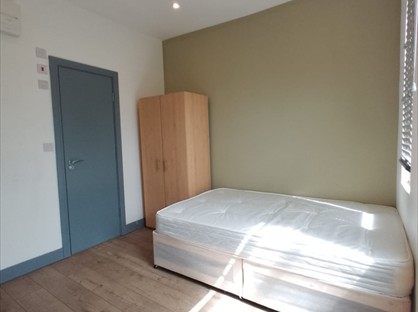 Studio Flat, Chaucer Road, TW15