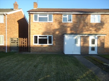 3 Bed End Terrace, Beaulieu Gardens, GU17