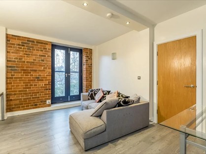 2 Bed Flat, The Melting Point, HD1