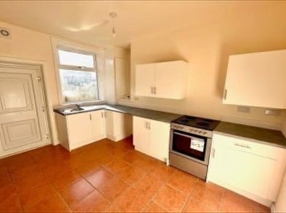 3 Bed Terraced House, Basil St, BB8