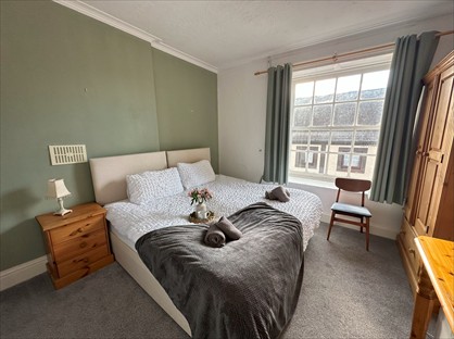 Room in a Shared House, Queen Street, CA28