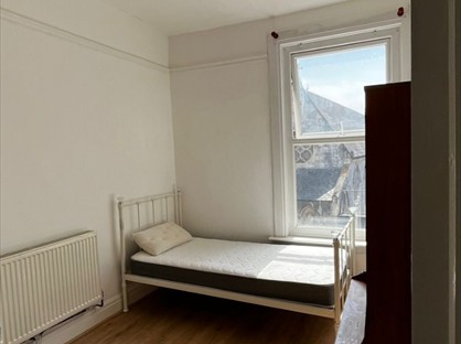 3 Bed Flat, Beaumont Road, PL4