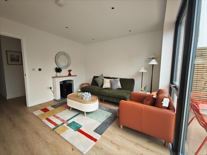 Room in a Shared House, Felix Road, W13