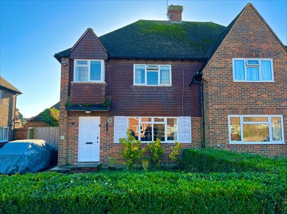 3 Bed Detached House, Lansdowne Way, BN27