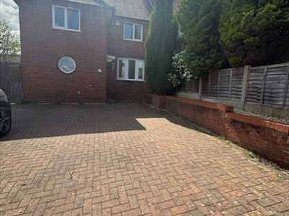 3 Bed Semi-Detached House, Ashwood Avenue, DY8