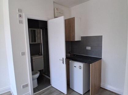 Studio Flat, London, N8