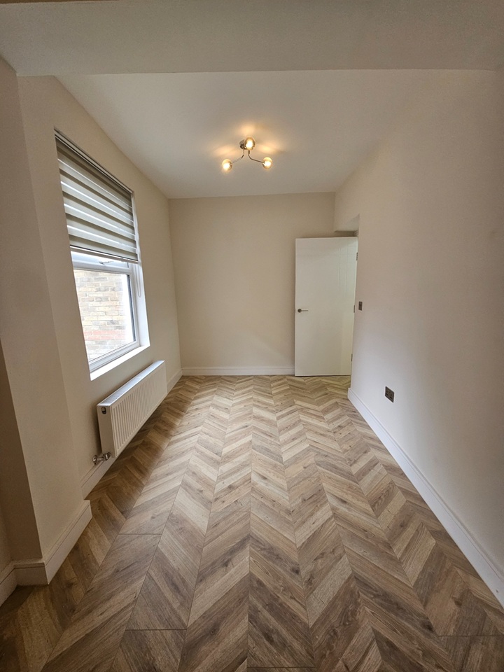 London - 1 Bed Flat, High Road, N17 - To Rent Now for £1,650.00 p/m