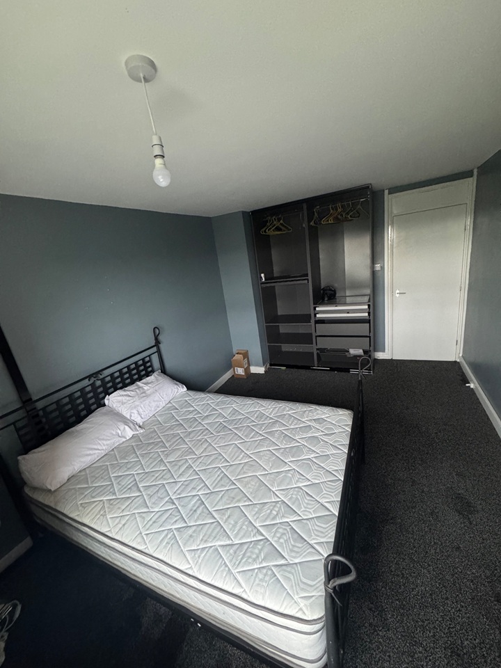 Room in a Shared Flat, Cottingley Heights, LS11