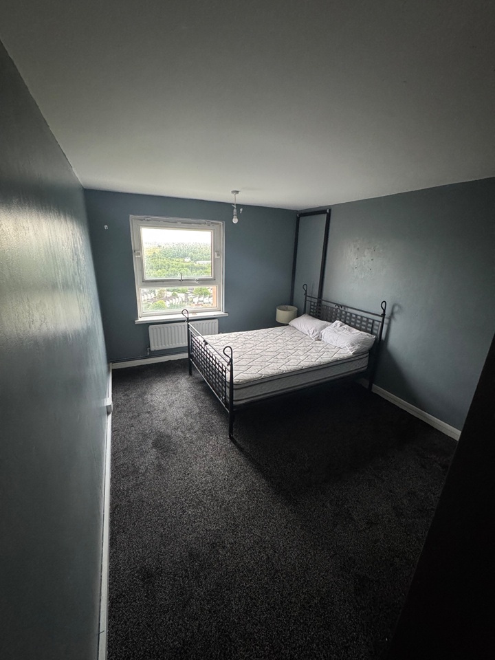 Room in a Shared Flat, Cottingley Heights, LS11 photo 2