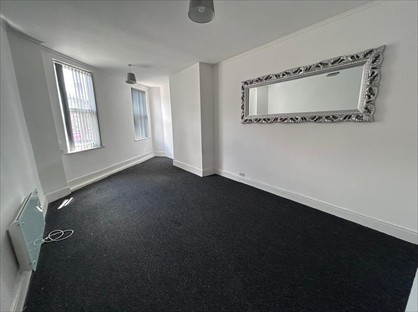 2 Bed Maisonette, County Road, L4