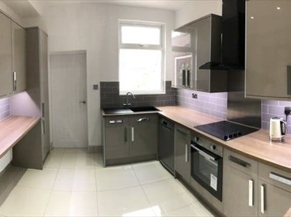 Room in a Shared House, Long Causeway, WF1