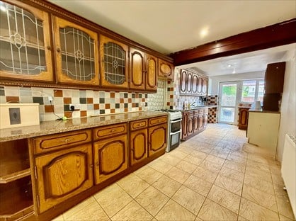 4 Bed Semi-Detached House, Foxdale Walk, CV31