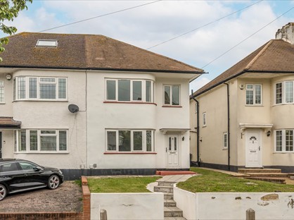 3 Bed Semi-Detached House, Bassetts Way, BR6