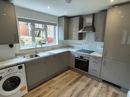 3 Bed Semi-Detached House, Kents Road, RH16