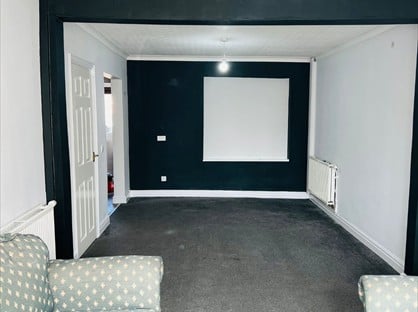 3 Bed Detached House, Millbank Road, LL18