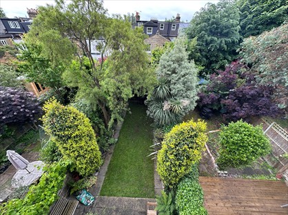 Room in a Shared House, Avenue Road, W3