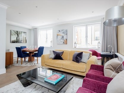 1 Bed Flat, Brook's Mews, W1K